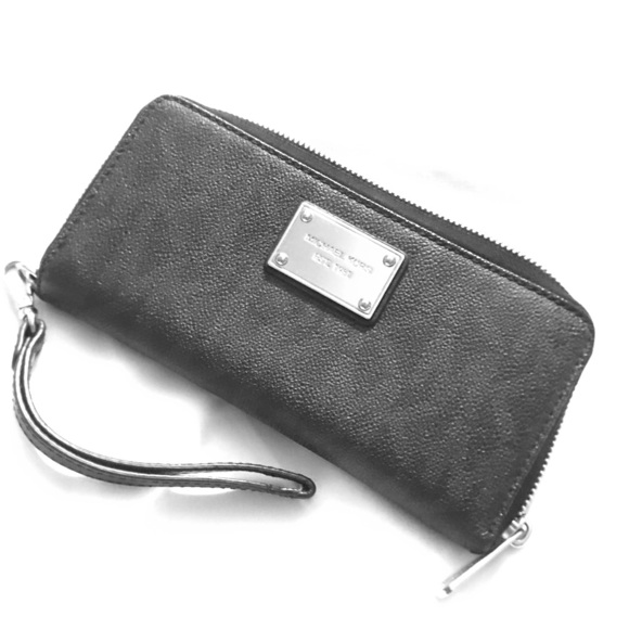 Michael Kors Black monogram wallet - Picture 1 of 8
